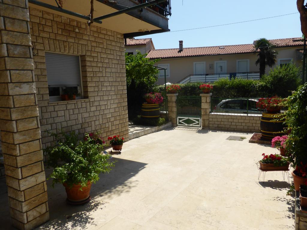 Rooms Vilena Medulin Exterior photo